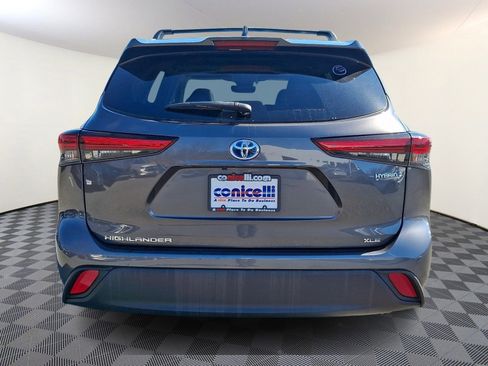 Used 2023 Toyota Highlander XLE image 5