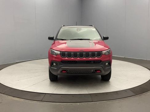 Used 2023 Jeep Compass Trailhawk w/ Trailhawk Convenience Group AWD/4WD image 8