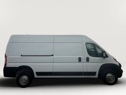 Used 2024 RAM ProMaster 2500 FWD image 2