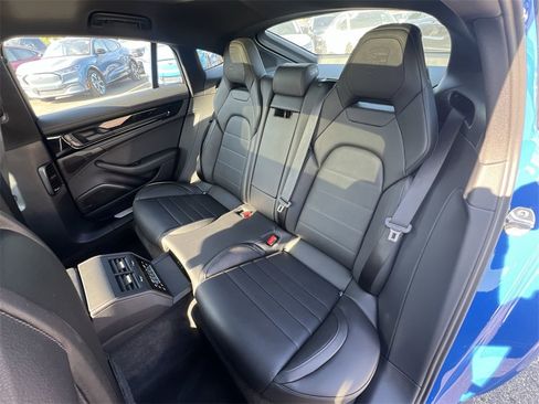 Used 2025 Porsche Panamera 4 image 32