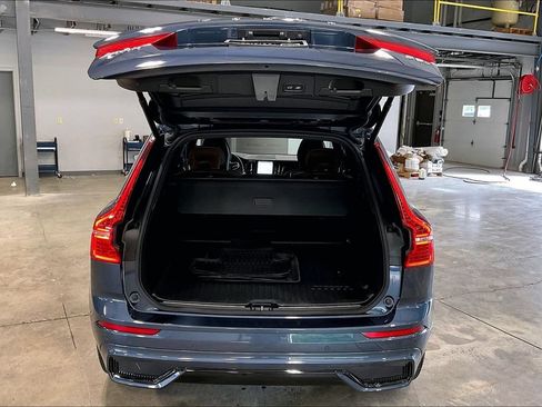 Used 2025 Volvo XC60 B5 Plus w/ Climate Package AWD/4WD image 5