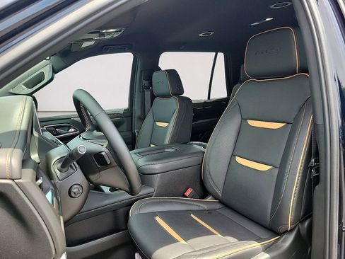 Used 2024 GMC Yukon AT4 AWD/4WD image 10