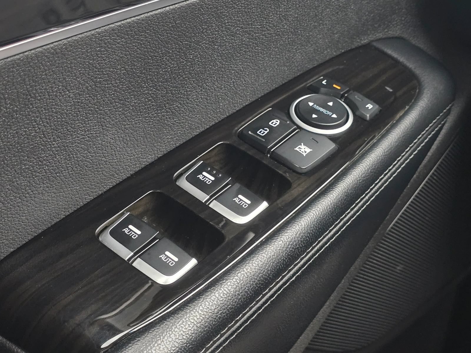 Used 2019 Kia Sorento EX AWD/4WD image 31