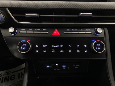 Certified 2025 Hyundai Sonata Limited FWD image 27