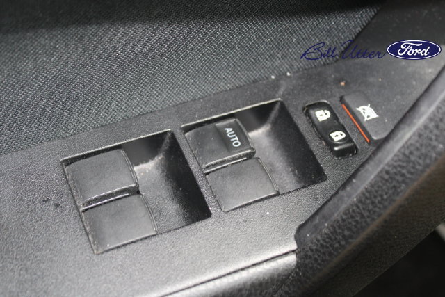 Used 2018 Toyota Corolla LE w/ Carpet Mat Package (TMS) FWD image 21