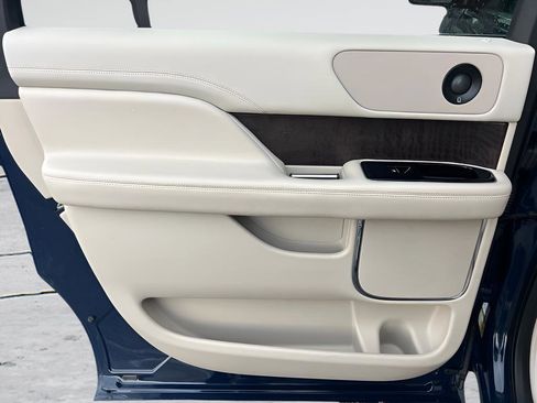 Used 2019 Lincoln Navigator L Reserve AWD/4WD image 25