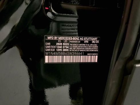 Used 2025 Mercedes-Benz GLB 35 AMG 4MATIC image 35