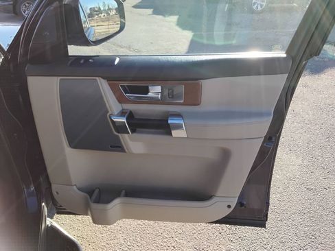 Used 2016 Land Rover LR4 HSE image 15