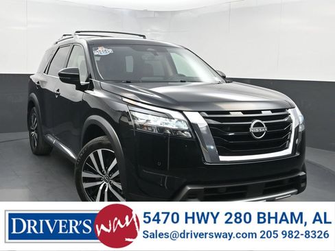 Used 2025 Nissan Pathfinder Platinum w/ Cargo Package FWD image 1