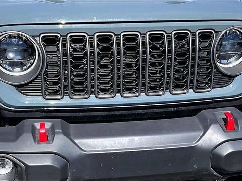 Certified 2025 Jeep Wrangler Unlimited Rubicon w/ Convenience Group AWD/4WD image 29