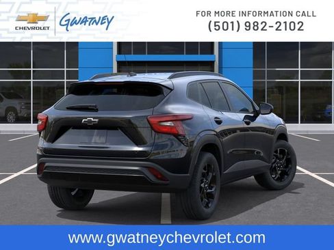 New 2026 Chevrolet Trax LT w/ Midnight Edition FWD image 4