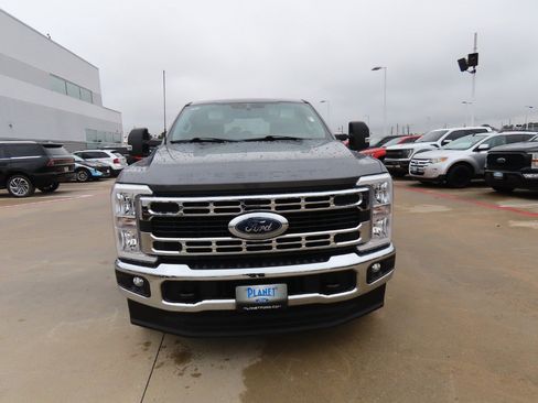 Used 2023 Ford F250 XLT image 5