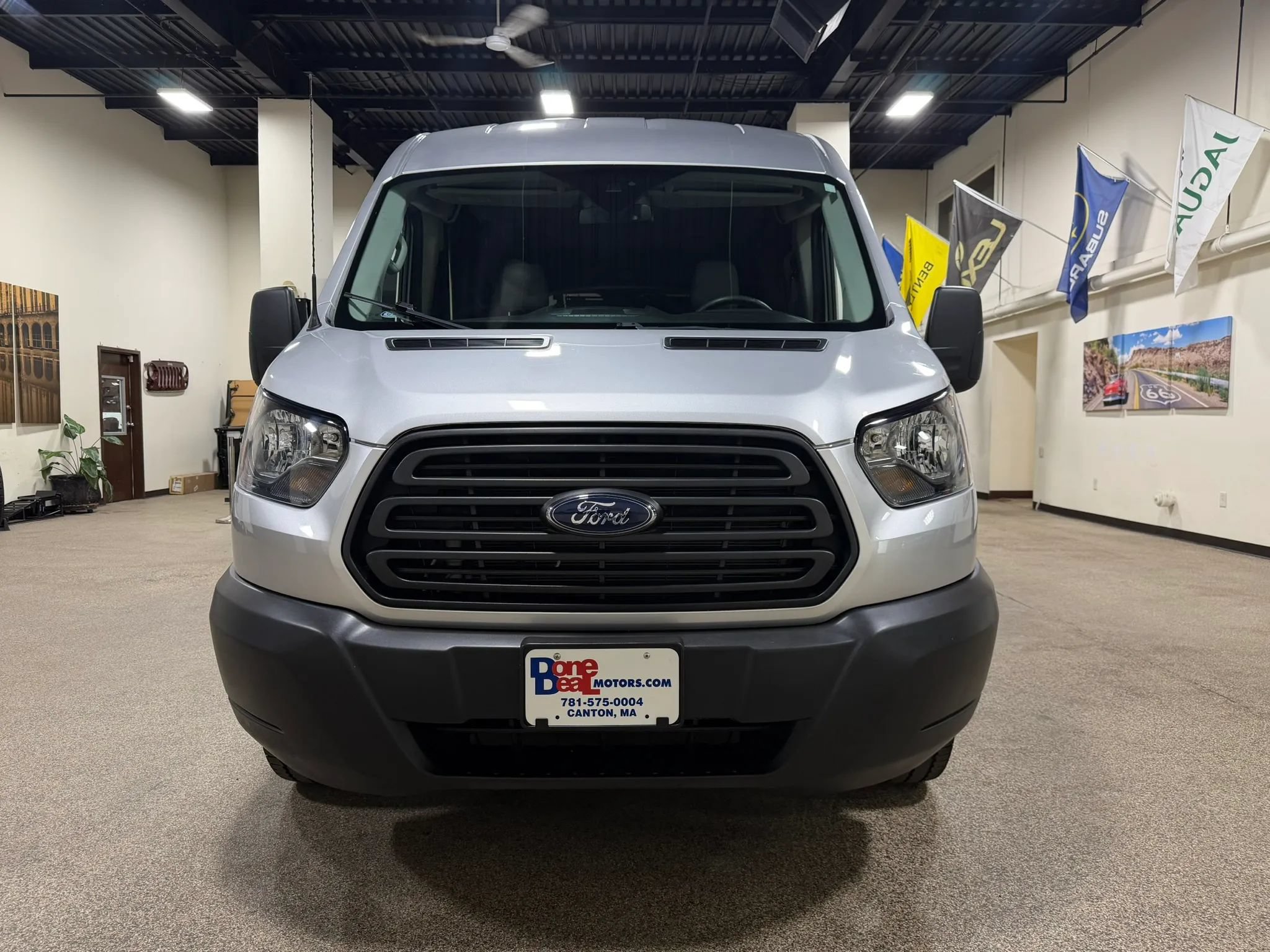 Used 2019 Ford Transit 250 148 Medium Roof RWD image 3