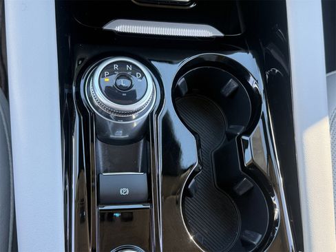 Used 2025 Ford Explorer Platinum w/ Ultimate Package image 32