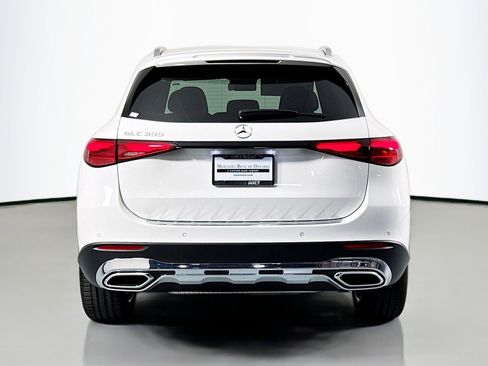 New 2026 Mercedes-Benz GLC 300 image 3