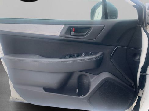 Used 2019 Subaru Outback 2.5i image 16