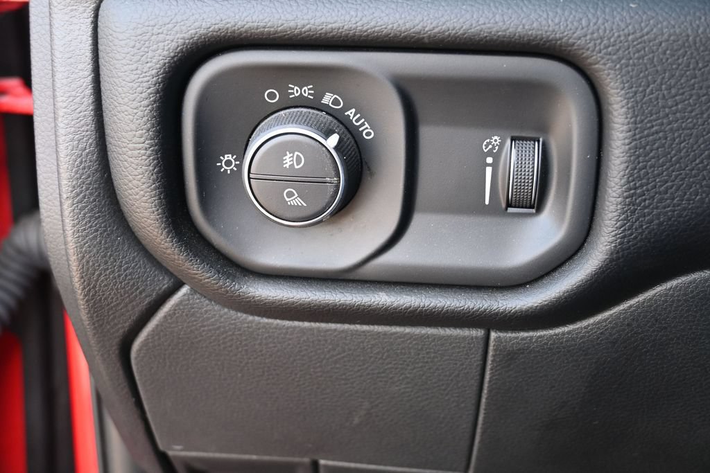 Used 2024 RAM 2500 Big Horn w/ Safety Group AWD/4WD image 37
