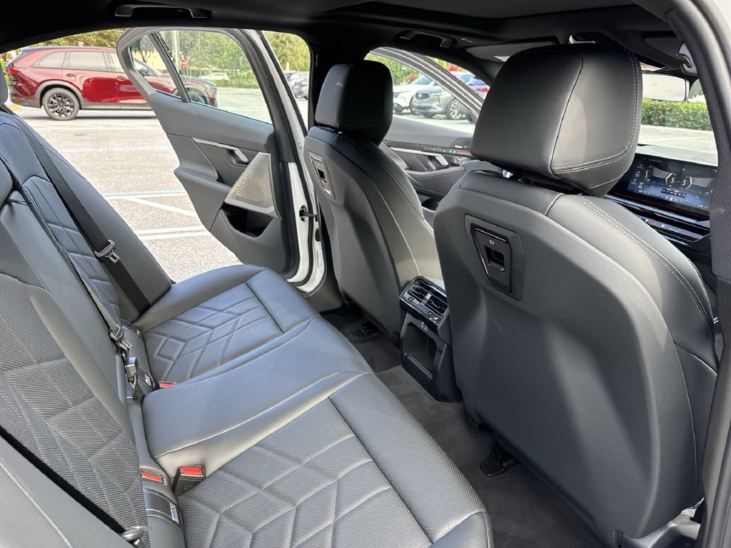 Used 2026 BMW 530i xDrive AWD/4WD image 33