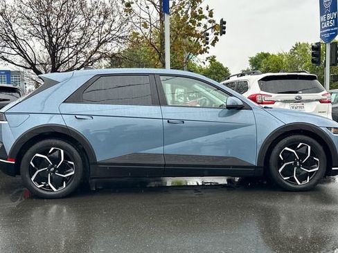 Used 2024 Hyundai Ioniq 5 SE image 3