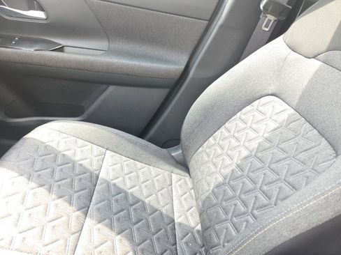 Used 2025 Nissan Kicks SV FWD image 27