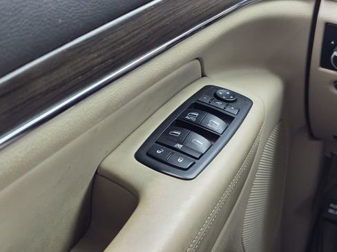 Used 2017 Jeep Grand Cherokee Overland RWD image 16