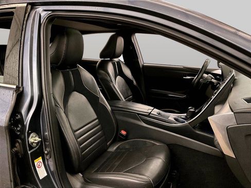 Used 2019 Toyota Avalon Touring w/ Advanced Safety Package FWD image 7