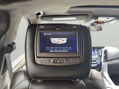 Used 2017 Cadillac Escalade Platinum AWD/4WD image 25
