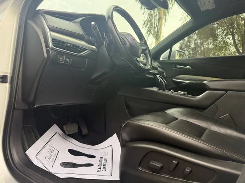 Used 2020 Cadillac XT4 Premium Luxury FWD image 10