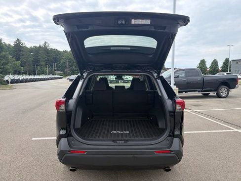 Used 2021 Toyota RAV4 XLE w/ Convenience Package AWD/4WD image 9