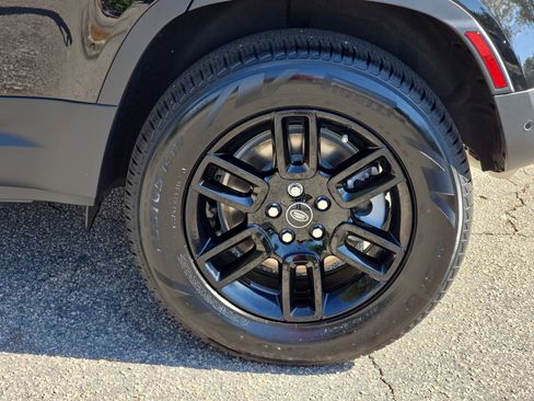 New 2025 Land Rover Defender 110 S image 32