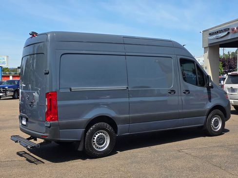 Used 2019 Mercedes-Benz Sprinter 144 image 22