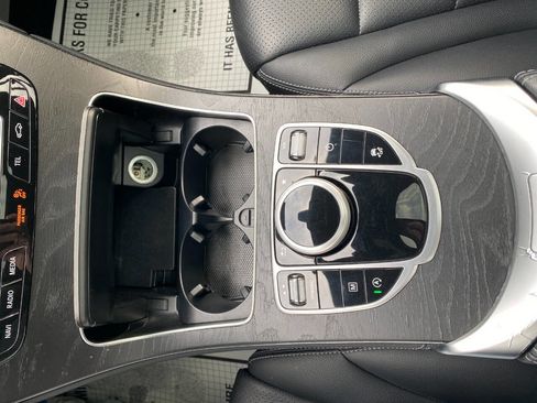 Used 2019 Mercedes-Benz GLC 300 4MATIC image 19