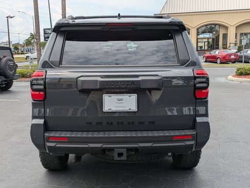 Used 2025 Toyota 4Runner TRD Off-Road Premium AWD/4WD image 5