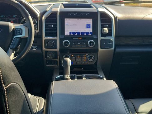 Used 2019 Ford F150 Lariat w/ Equipment Group 502A Luxury image 16