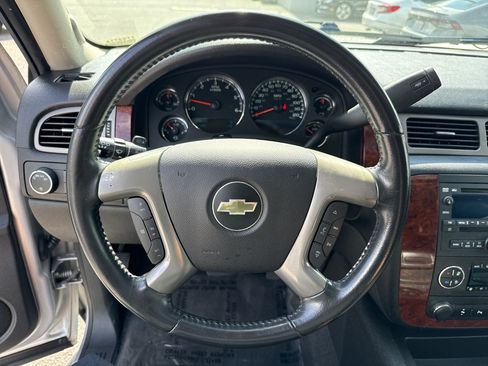 Used 2013 Chevrolet Tahoe LT w/ Luxury Package RWD image 18