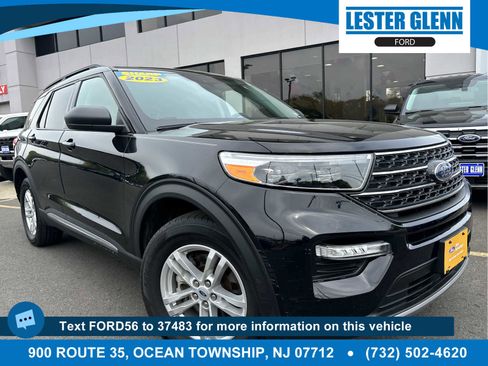 Certified 2023 Ford Explorer XLT w/ Equipment Group 202A AWD/4WD image 1