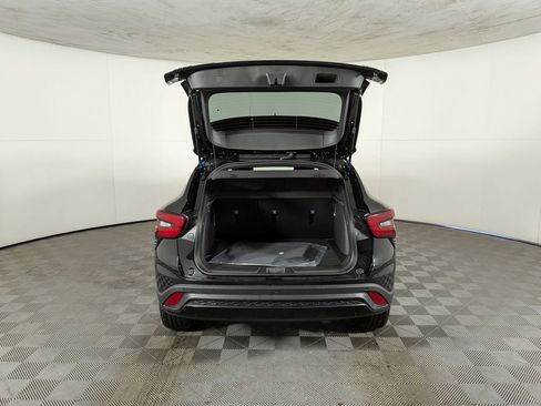 New 2026 Chevrolet Trax RS w/ Sunroof Package FWD image 9