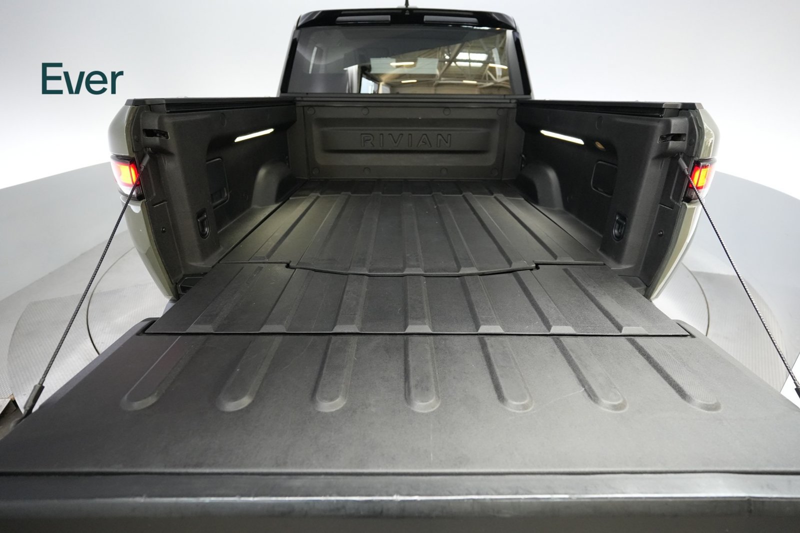 Used 2022 Rivian R1T Launch Edition AWD/4WD image 8