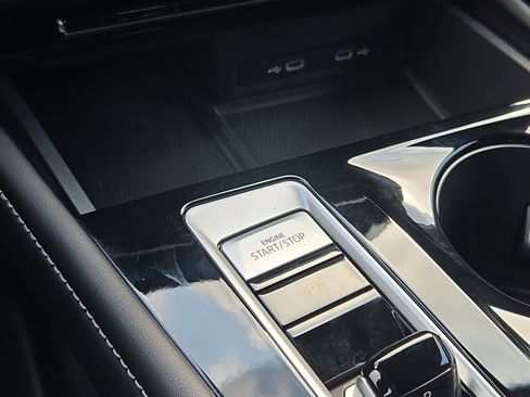 Used 2024 Volkswagen Atlas Cross Sport SE w/ Black Wheel Package image 20