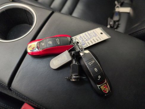 Used 2015 Porsche Panamera GTS AWD/4WD image 36