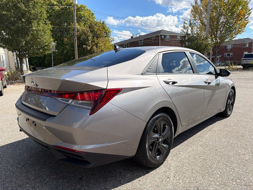 Used 2021 Hyundai Elantra SEL FWD image 6