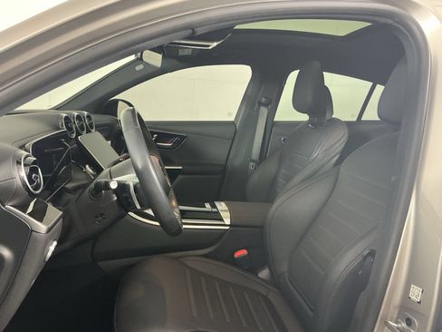 Used 2024 Mercedes-Benz GLC 300 4MATIC image 12