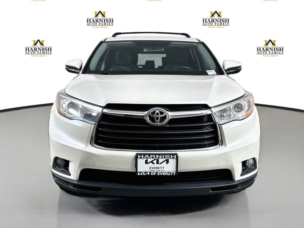 Used 2015 Toyota Highlander Plus AWD/4WD image 2