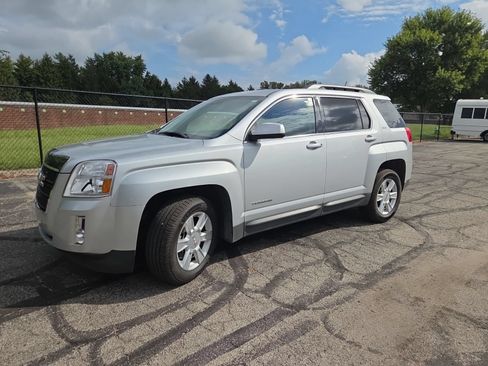 Used 2013 GMC Terrain SLT w/ Safety Package FWD image 13