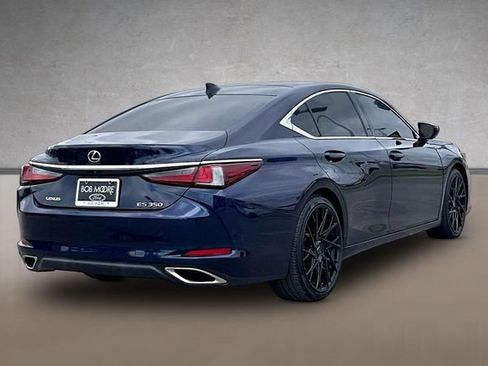 Used 2019 Lexus ES 350 Ultra Luxury w/ Accessory Package FWD image 2