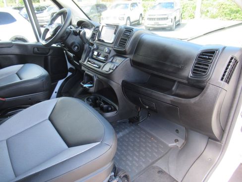 Used 2026 RAM ProMaster 2500 w/ Convenience Group FWD image 12