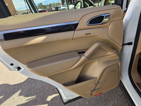 Used 2011 Porsche Cayenne S image 19