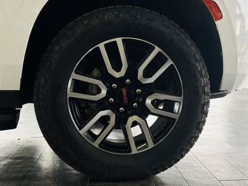 Used 2023 GMC Yukon XL AT4 w/ LPO, Floor Liner Package AWD/4WD image 27