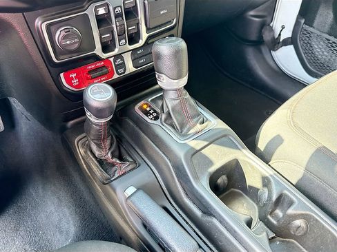 Used 2022 Jeep Wrangler Unlimited Rubicon w/ Steel Bumper Group image 19