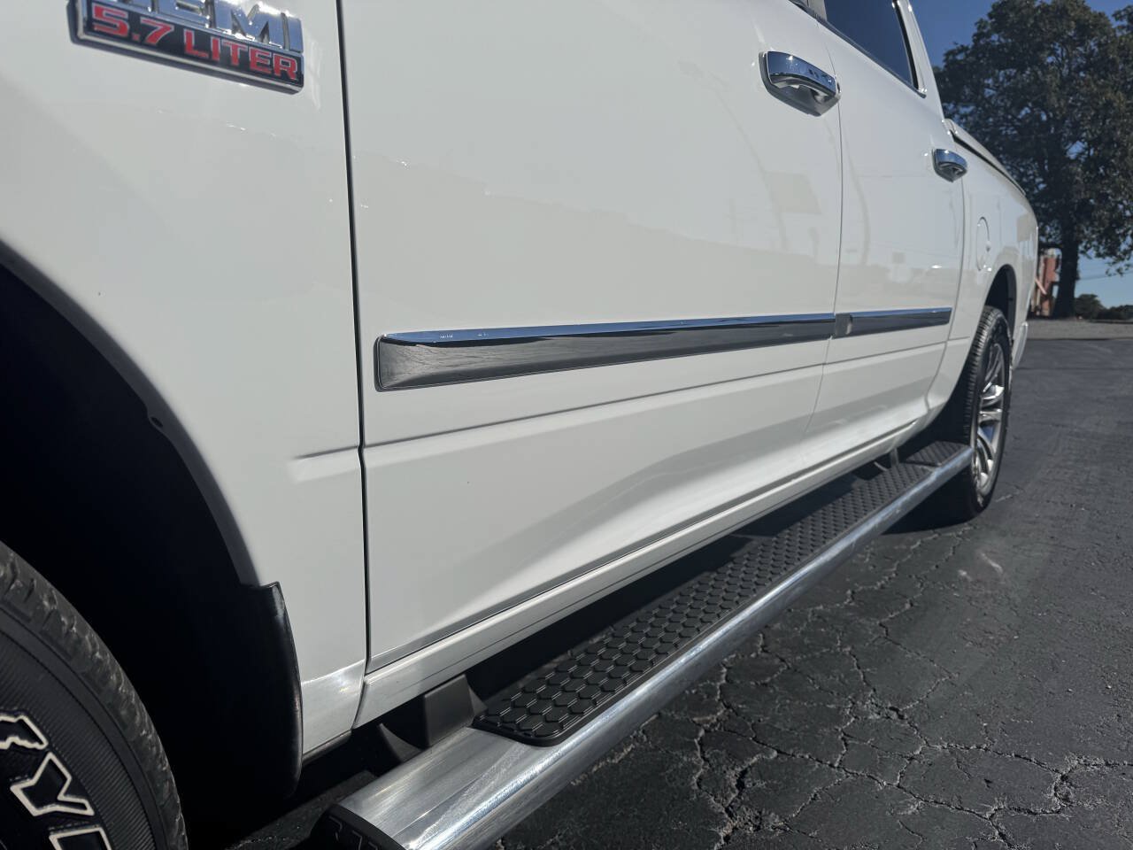 Used 2013 RAM 1500 Limited AWD/4WD image 15